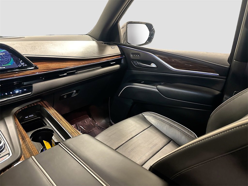 Used 2021 Cadillac Escalade Premium Luxury image 26