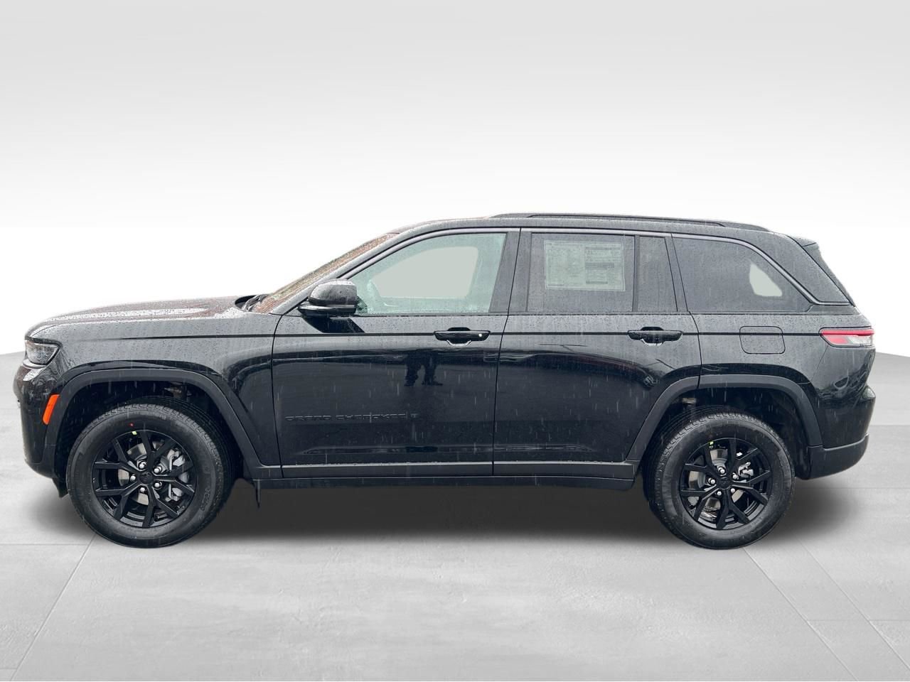 New 2026 Jeep Grand Cherokee Altitude image 2