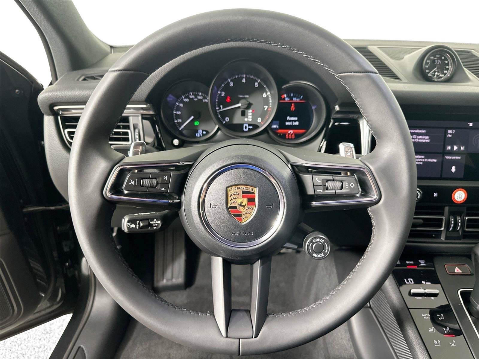 Certified 2026 Porsche Macan Turbo AWD/4WD image 20