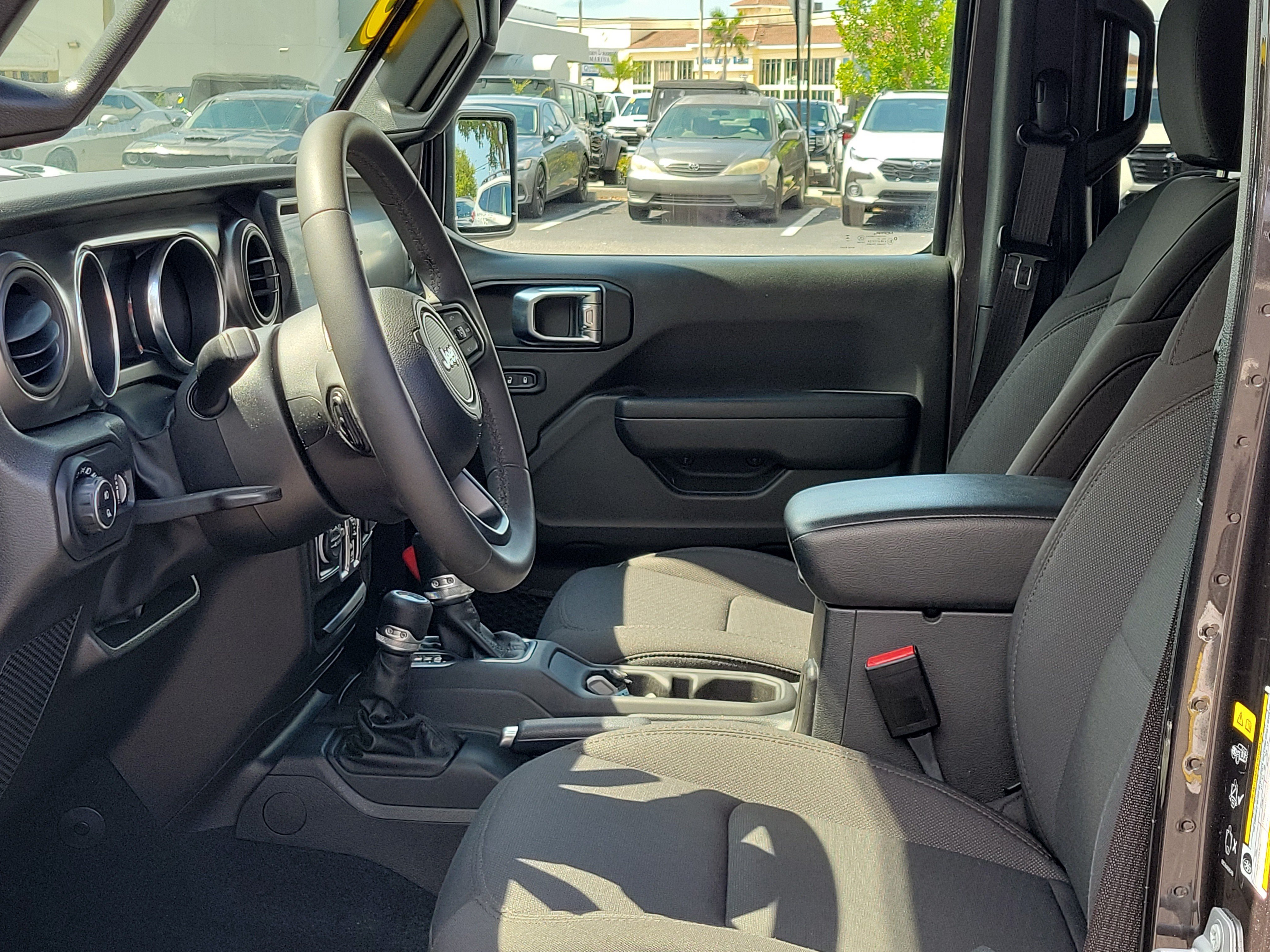 Used 2023 Jeep Gladiator Sport AWD/4WD image 19