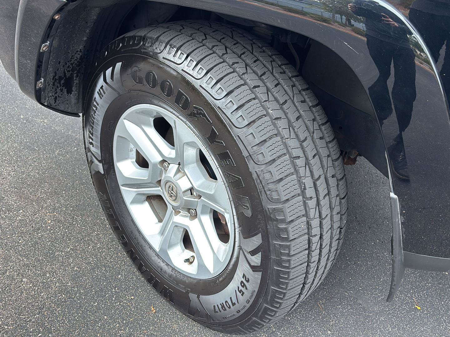 Used 2018 Toyota 4Runner SR5 Premium AWD/4WD image 6