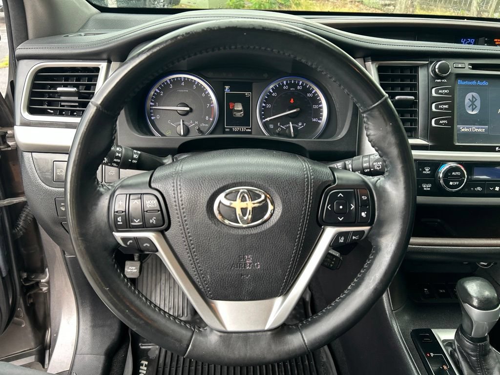 Used 2018 Toyota Highlander XLE AWD/4WD image 16