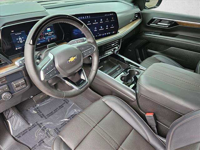 Used 2026 Chevrolet Suburban High Country AWD/4WD image 13