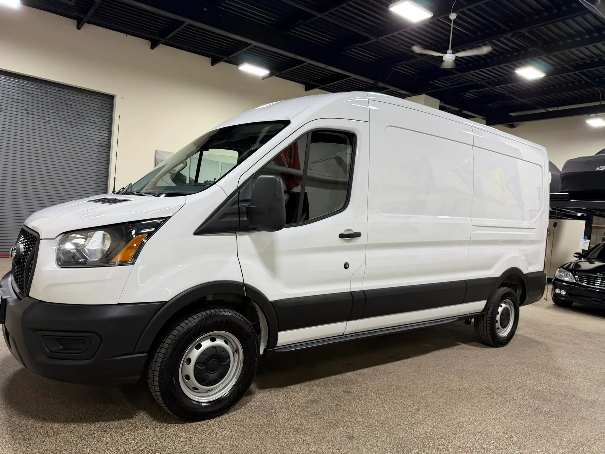 Used 2025 Ford Transit 250 148 Medium Roof RWD image 10