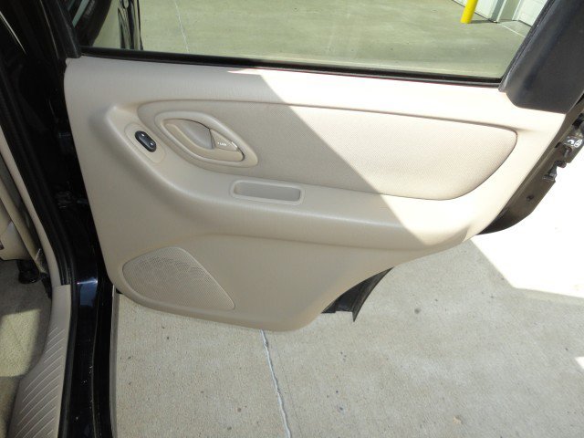 Used 2006 MAZDA Tribute s image 14