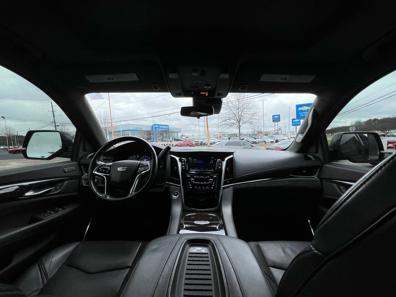 Used 2018 Cadillac Escalade Platinum image 46