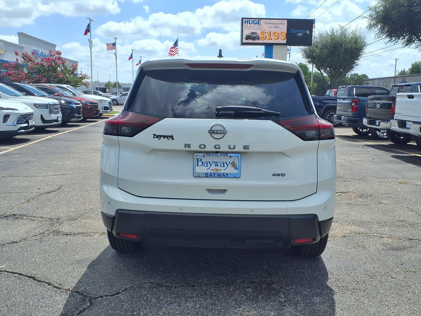 Used 2024 Nissan Rogue S AWD/4WD image 22