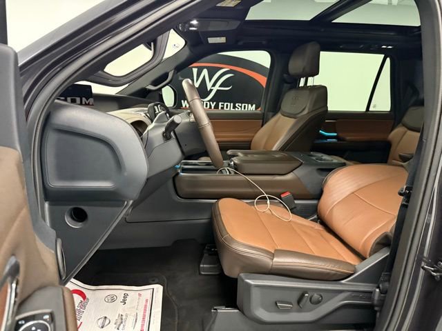 Used 2025 Ford Expedition Max King Ranch image 12