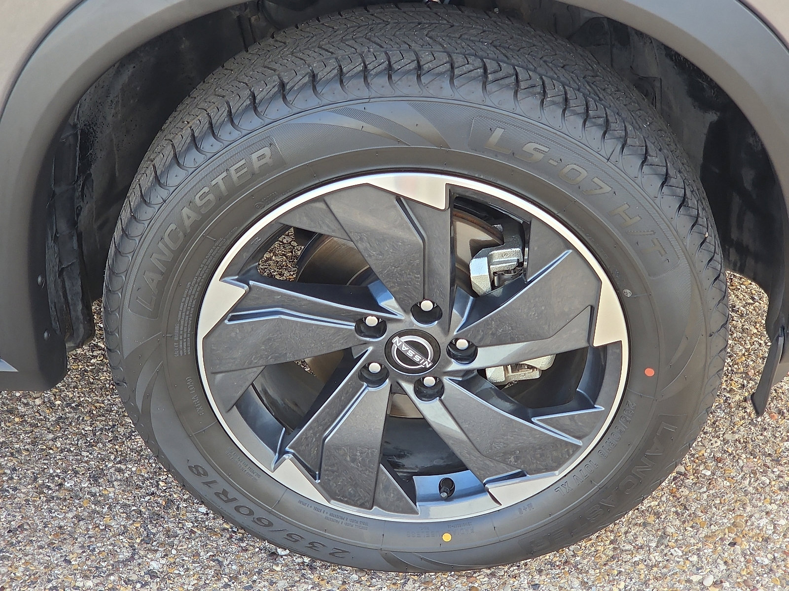 Used 2024 Nissan Rogue SV image 7