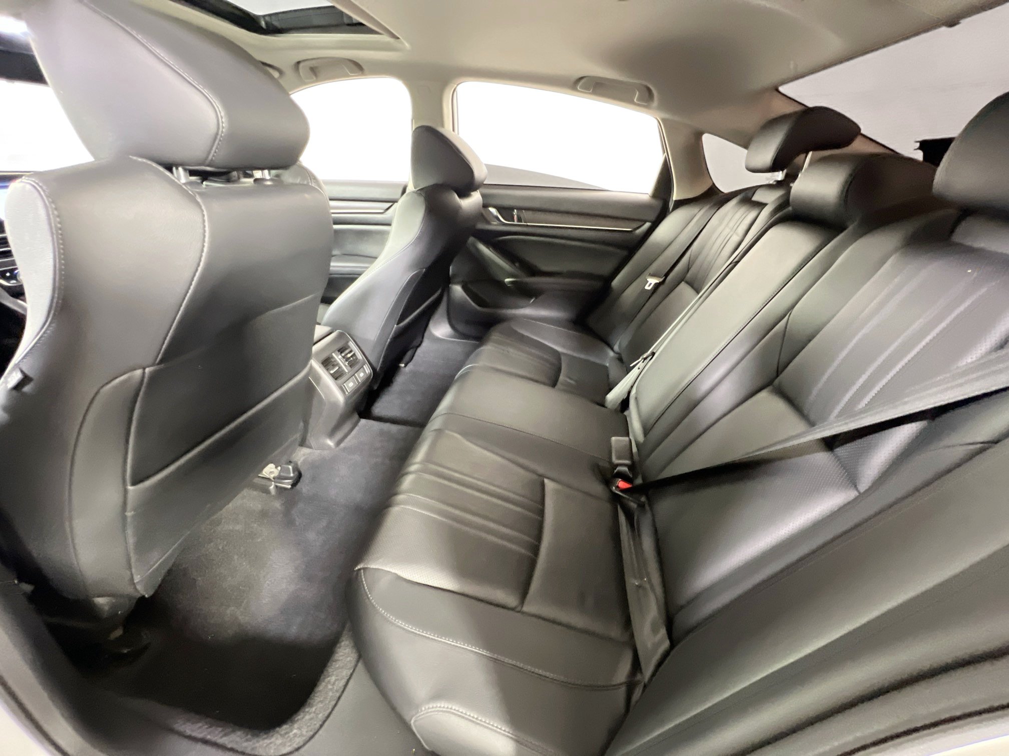 Used 2021 Honda Accord Touring image 25
