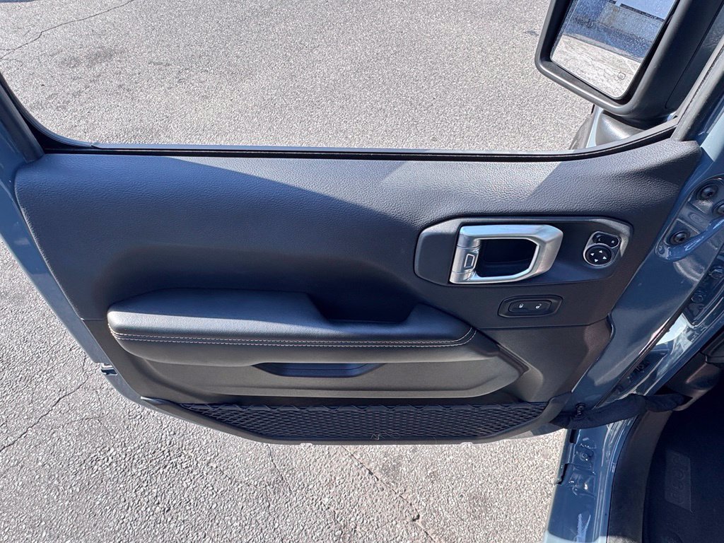 Used 2026 Jeep Wrangler Unlimited Sahara AWD/4WD image 10