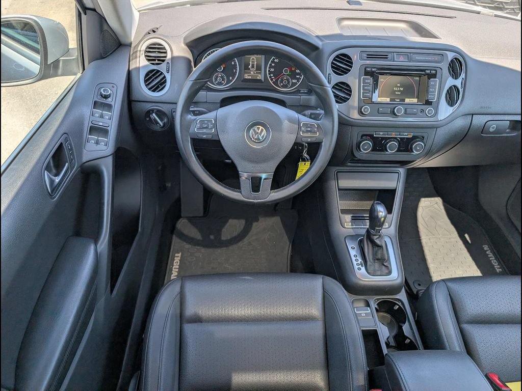Used 2012 Volkswagen Tiguan LE FWD image 9