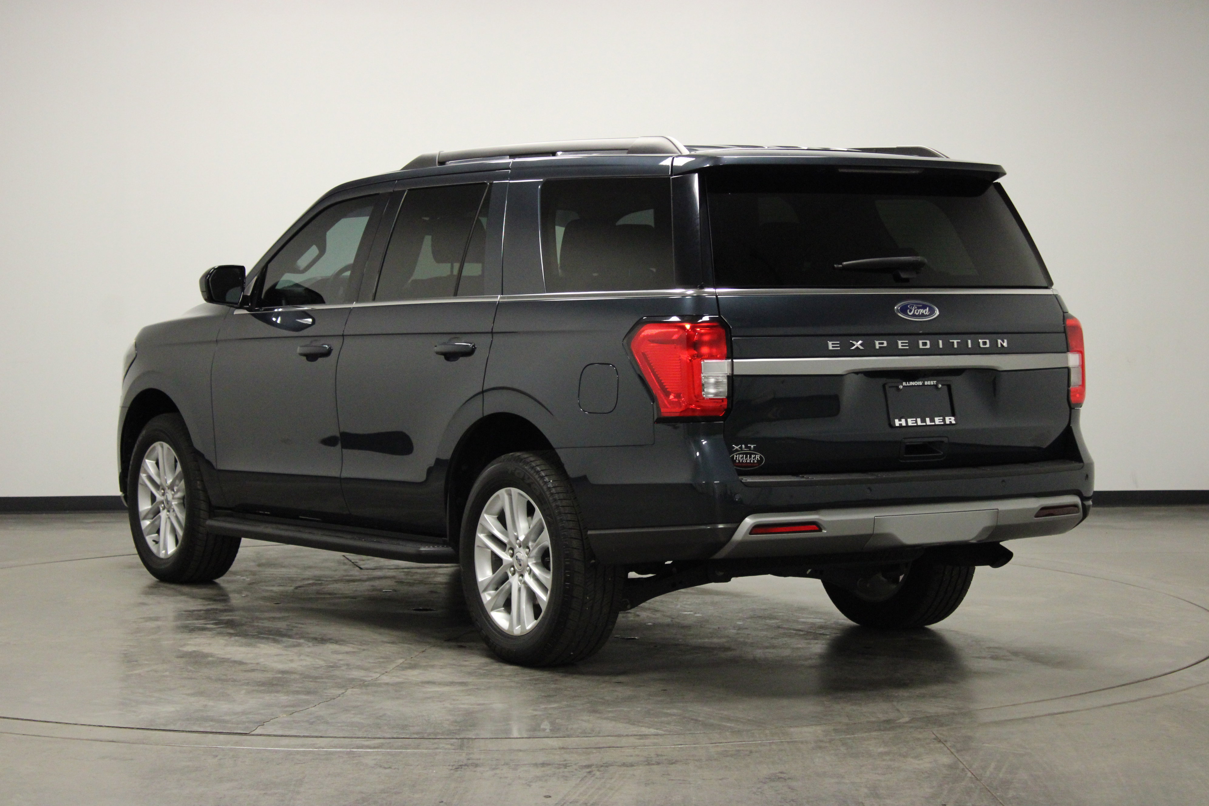 Used 2024 Ford Expedition XLT image 6