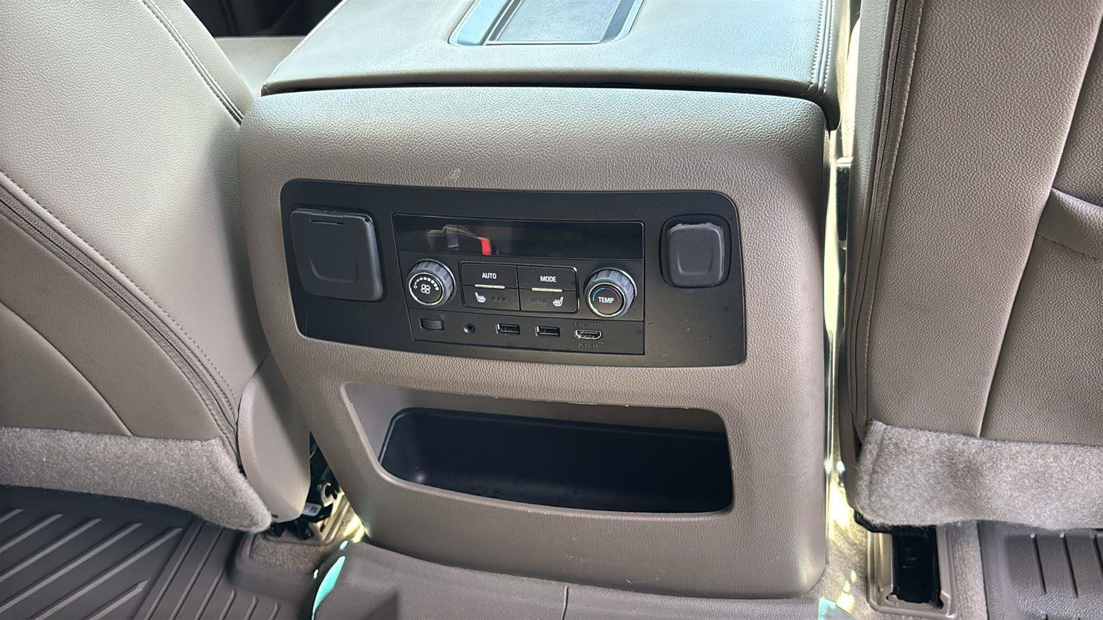 Certified 2018 GMC Yukon SLT w/ Open Road Package RWD image 27