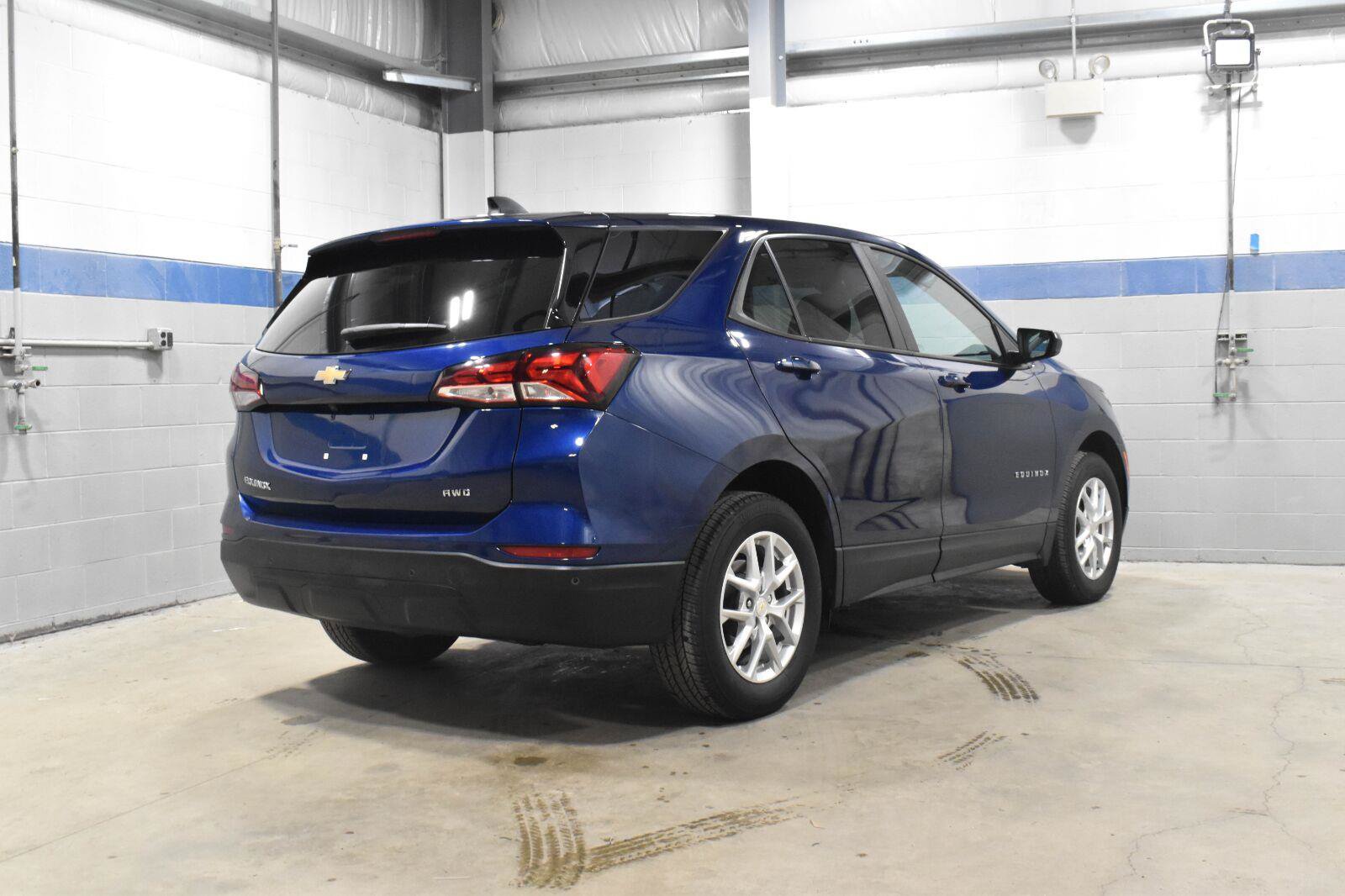 Used 2023 Chevrolet Equinox LS w/ LS Convenience Package AWD/4WD image 23