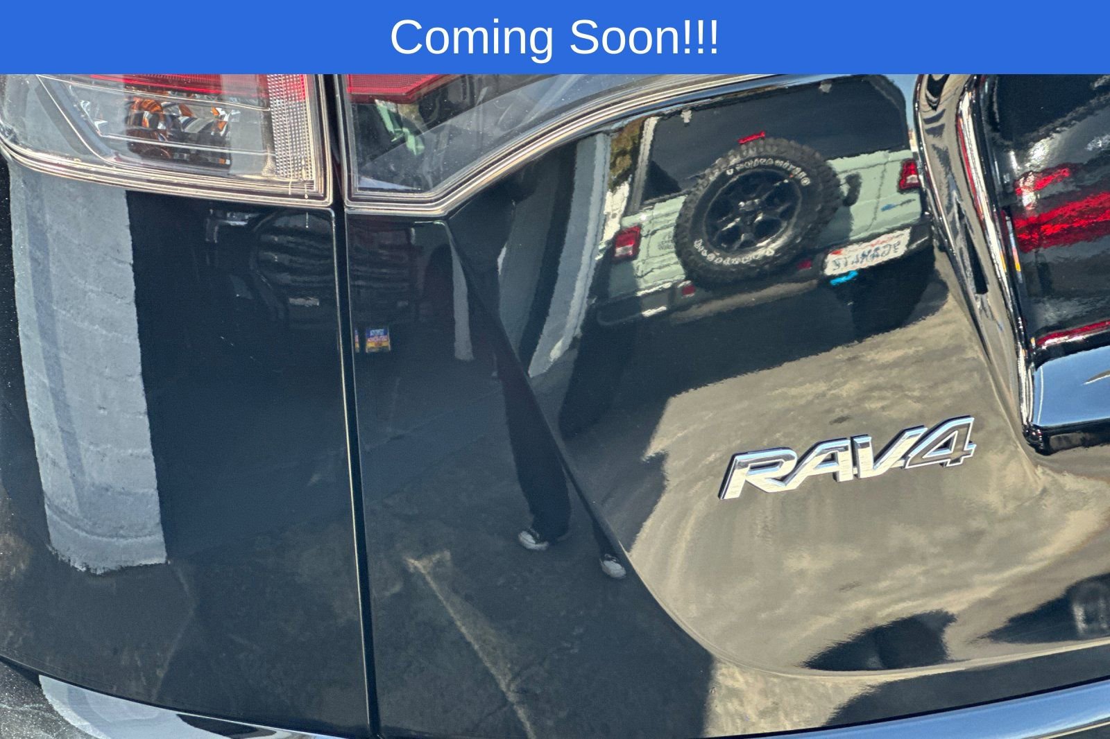 Used 2018 Toyota RAV4 Limited w/ Advanced Technology Package image 28