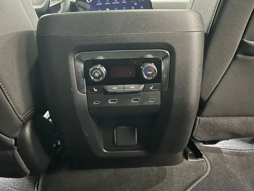 Used 2025 Chevrolet Tahoe Premier image 18