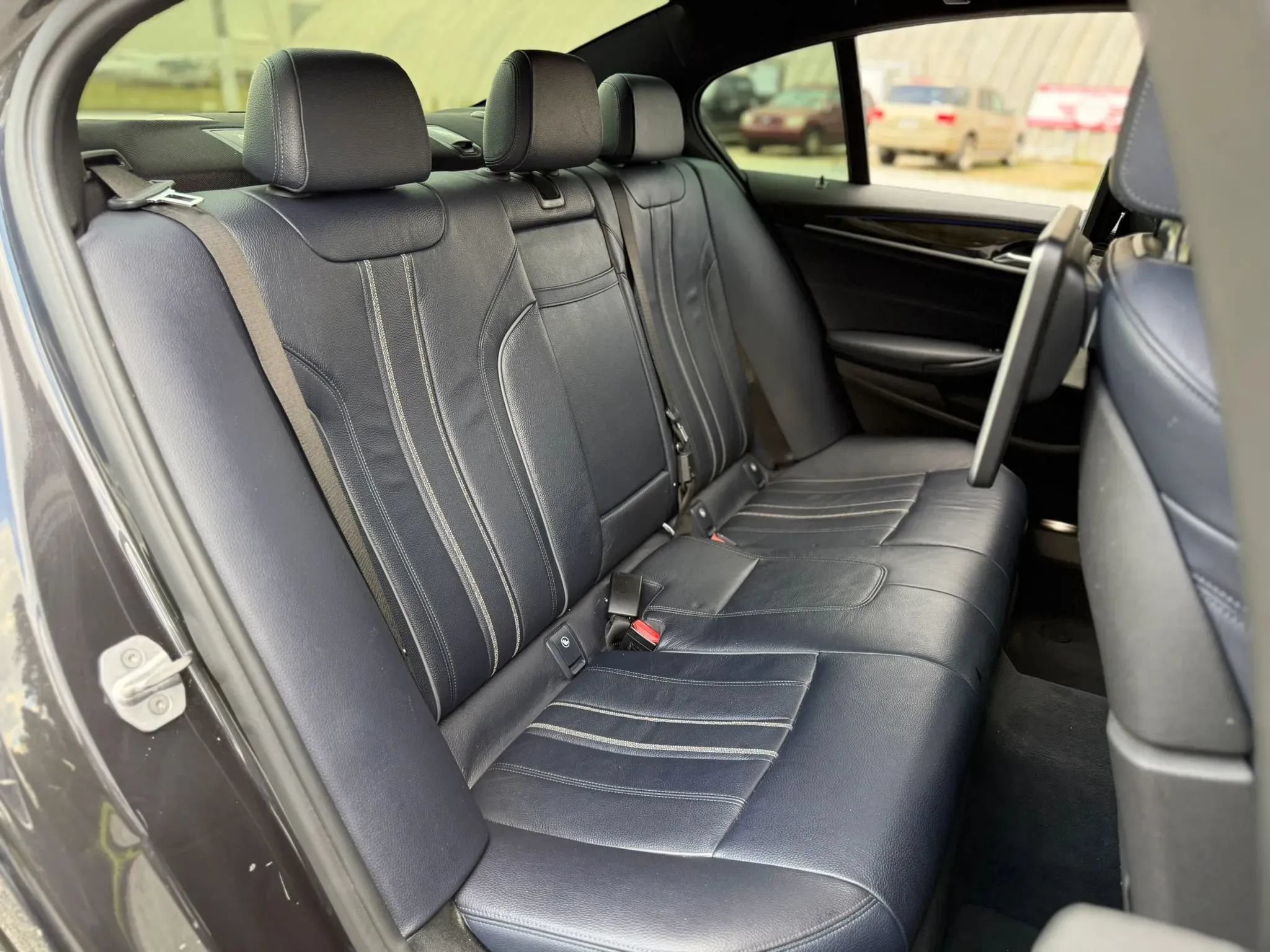Used 2018 BMW 530e xDrive AWD/4WD image 16