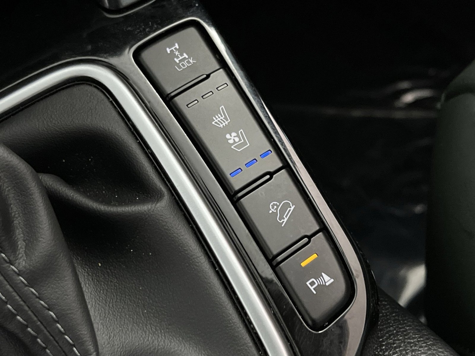 Used 2025 Kia Seltos SX w/ SX Sunroof Package image 34