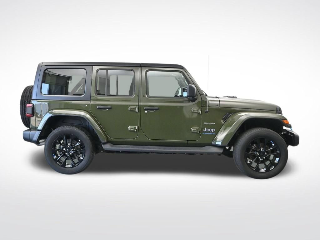 Used 2023 Jeep Wrangler Unlimited Sahara w/ Cold Weather Group AWD/4WD image 4