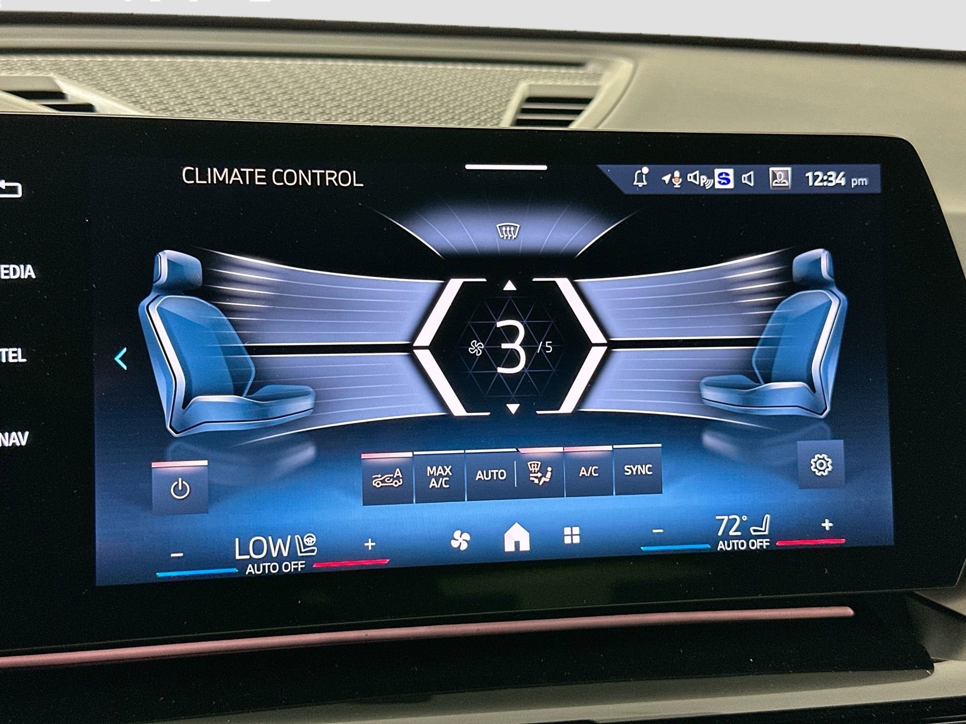 New 2026 BMW X1 xDrive28i w/ Technology Package image 16