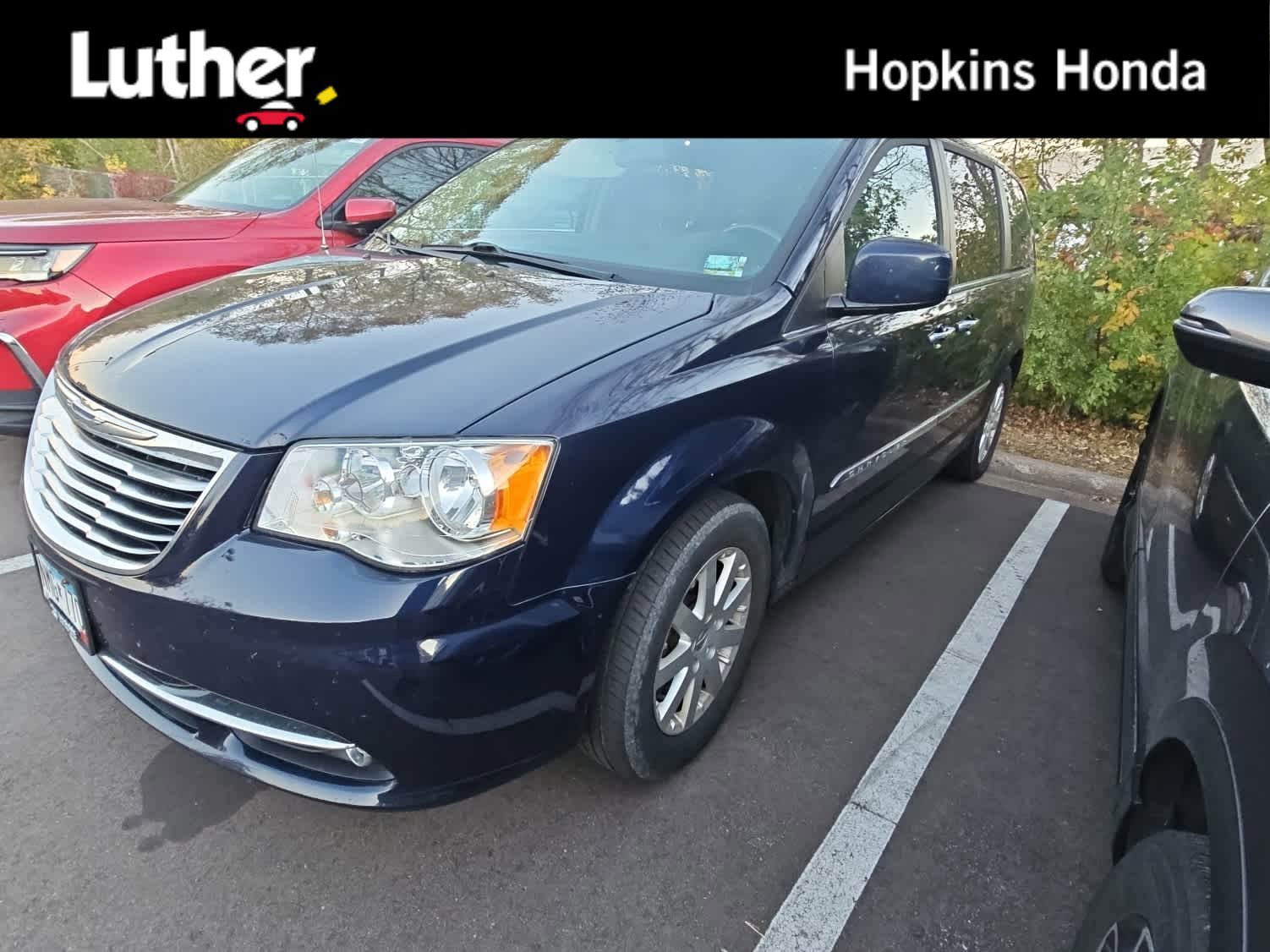 Used 2015 Chrysler Town & Country Touring w/ Trailer Tow Group
