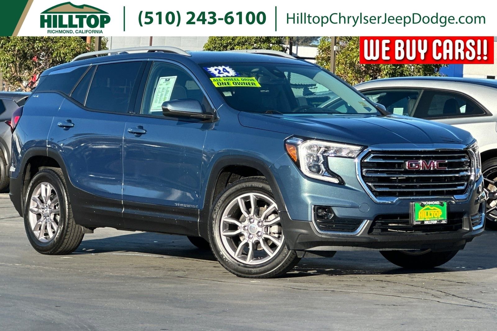 Used 2024 GMC Terrain SLT image 1