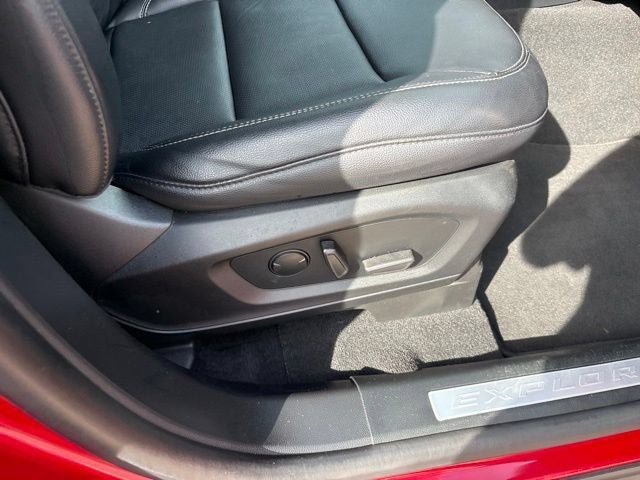 Used 2021 Ford Explorer Limited w/ Equipment Group 301A AWD/4WD image 7