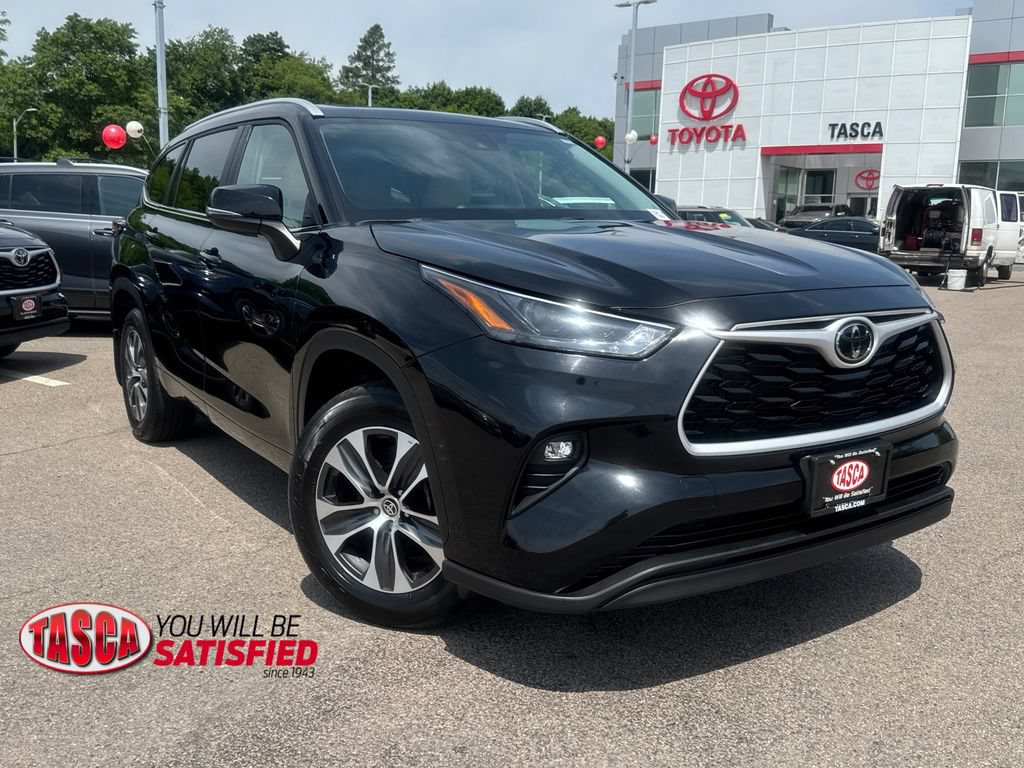 Used 2025 Toyota Highlander XLE AWD/4WD image 1
