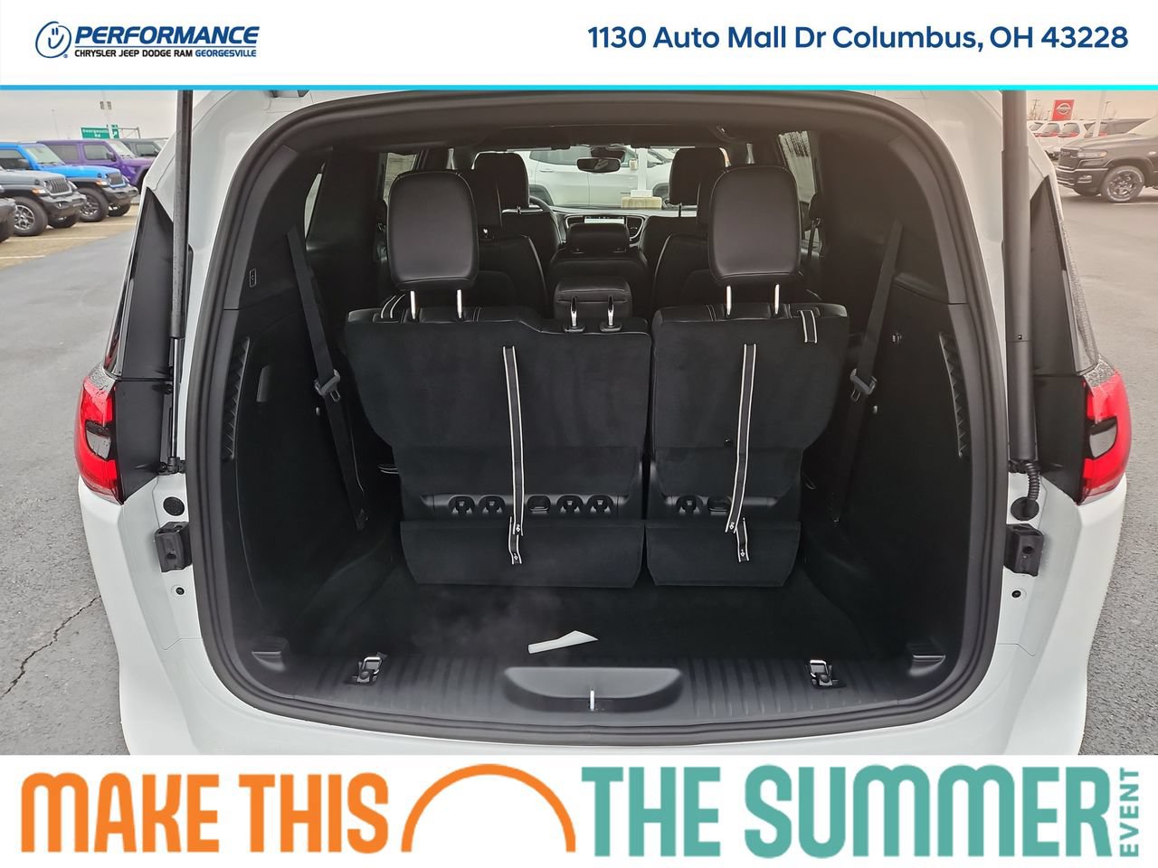 New 2026 Chrysler Pacifica Select w/ S Appearance Package FWD image 11