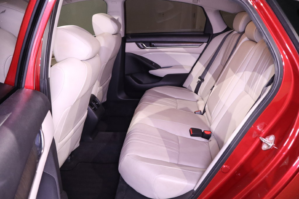 Used 2018 Honda Accord EX-L image 31