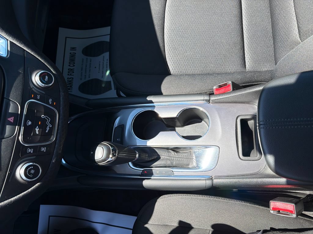 Used 2018 Chevrolet Malibu LT FWD image 24