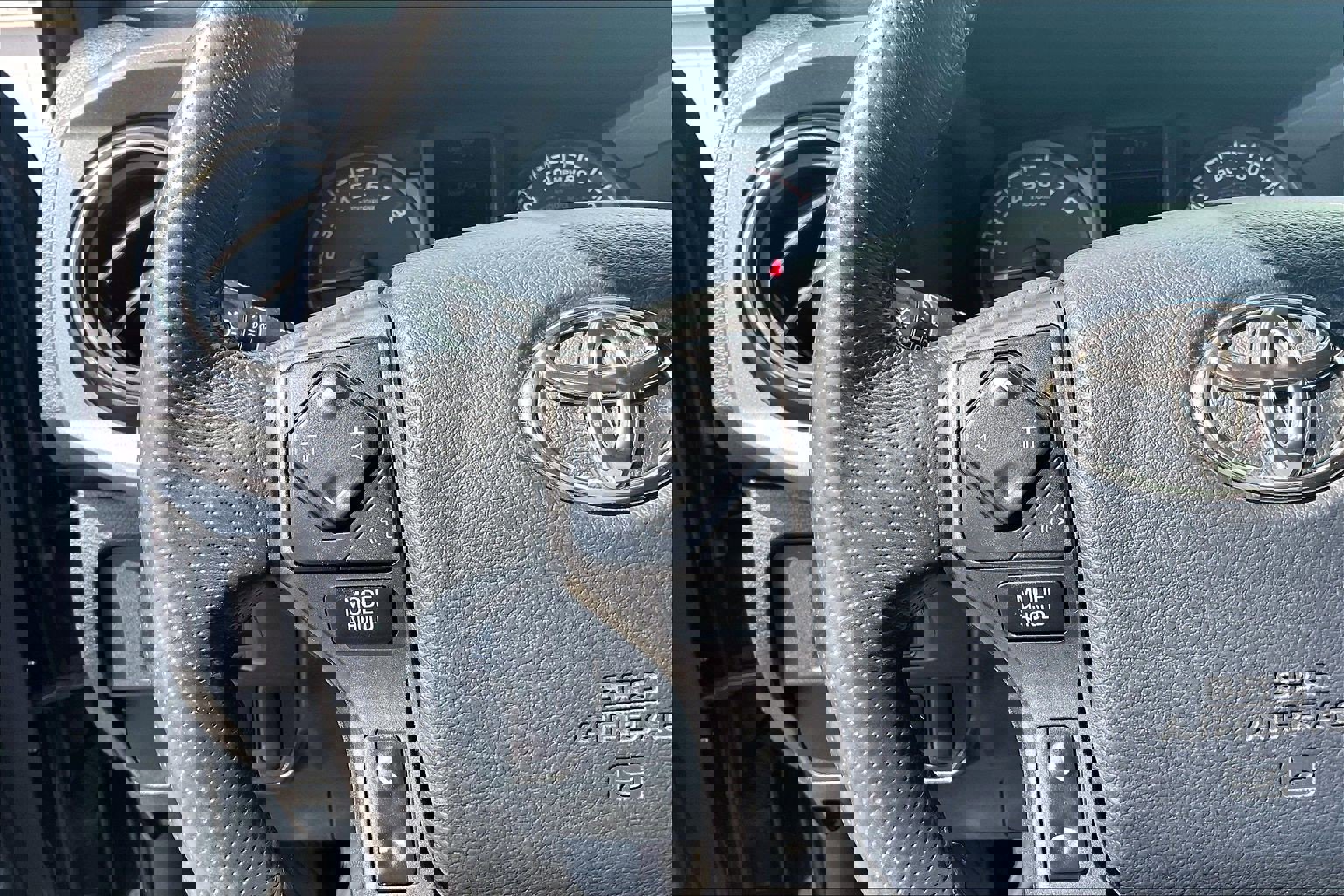 Used 2018 Toyota Tacoma TRD Sport image 23