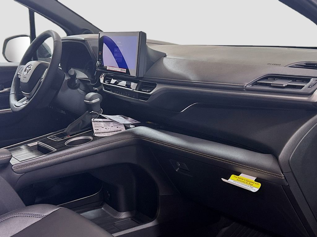 New 2026 Toyota Sienna XLE Woodland Edition image 31