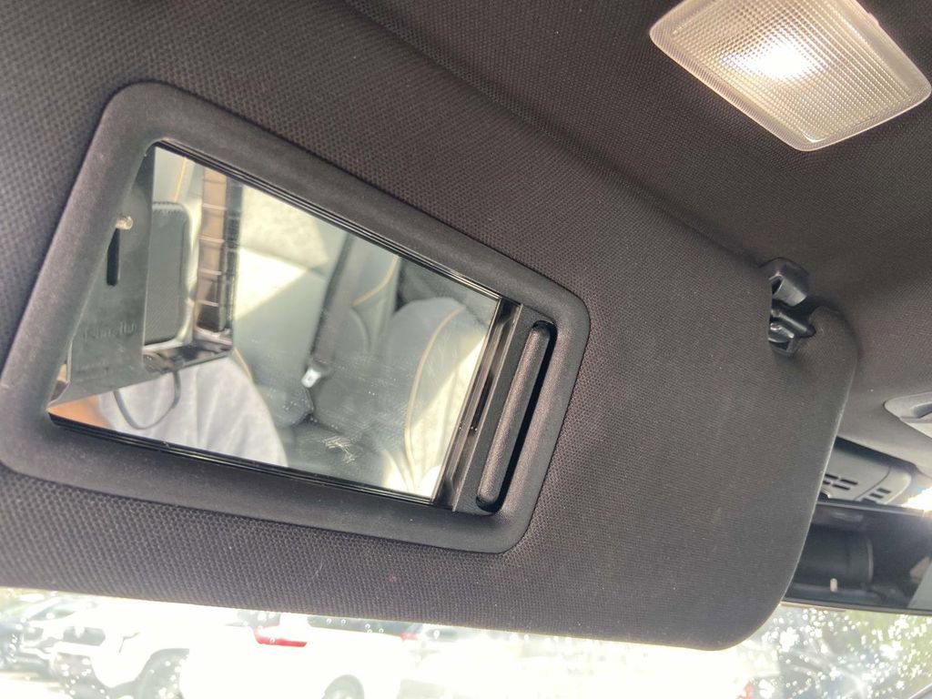 Used 2023 Toyota Crown Limited image 33