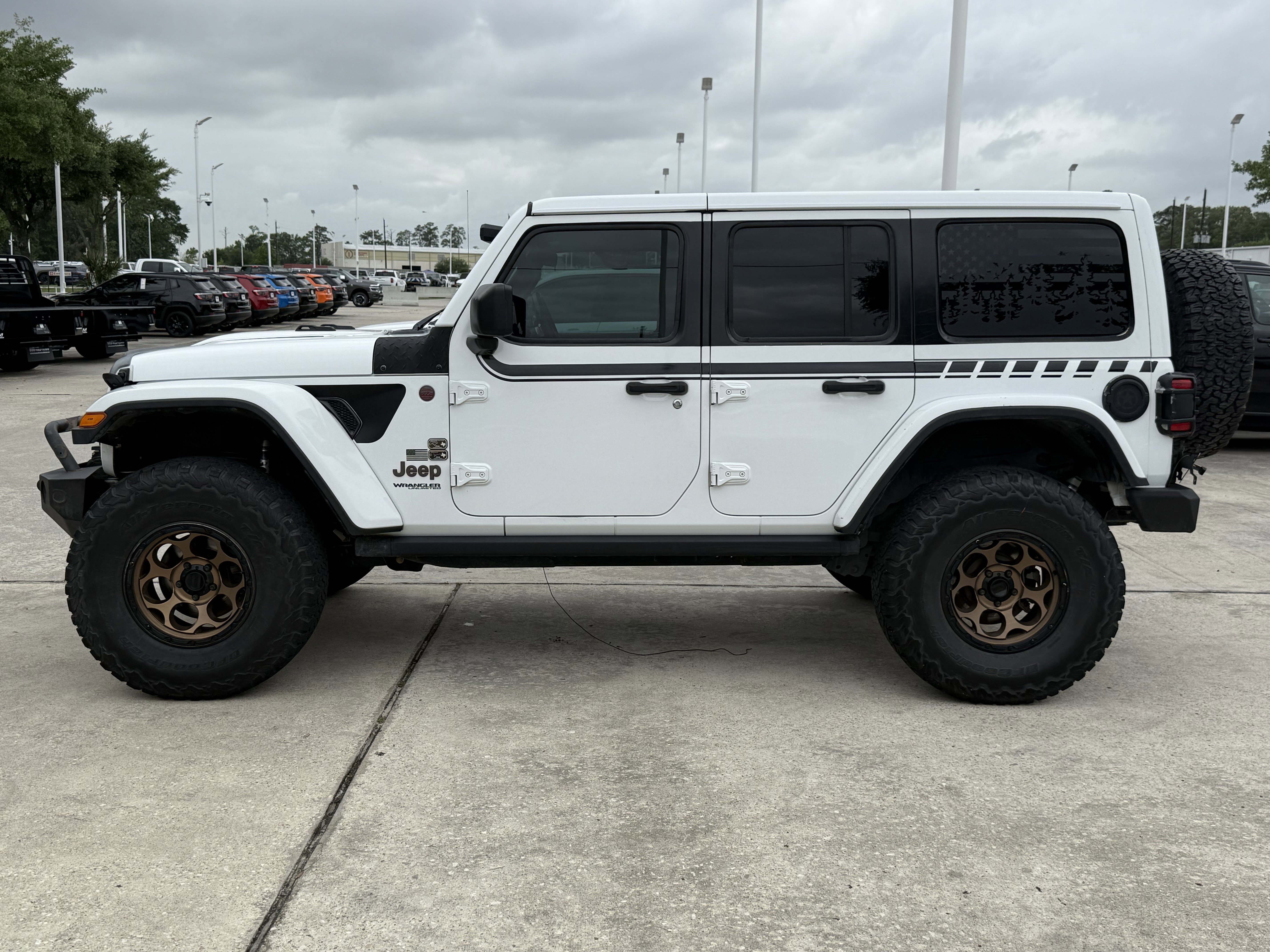 Used 2018 Jeep Wrangler Unlimited Rubicon AWD/4WD image 9