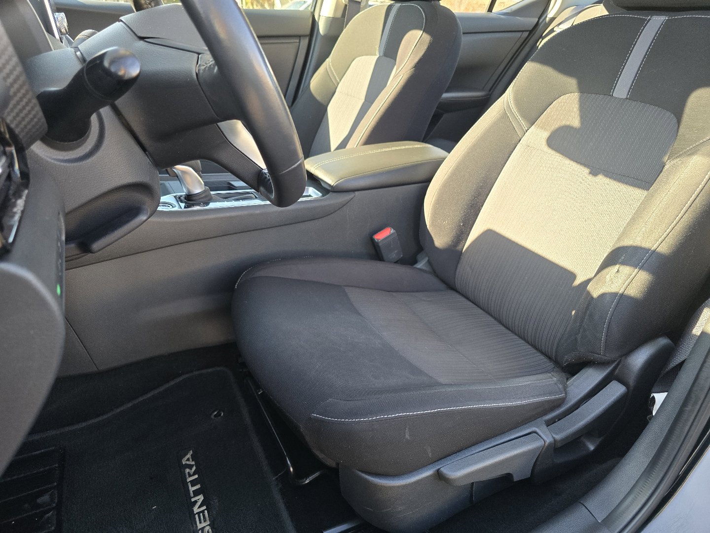 Used 2022 Nissan Sentra SV image 29