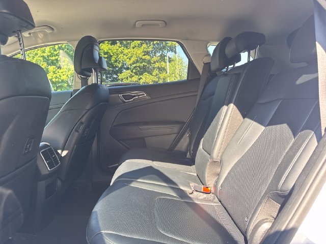 Used 2024 Kia Sportage EX FWD image 11