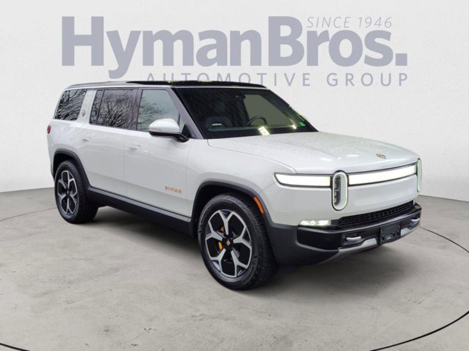 Used 2023 Rivian R1S Adventure AWD/4WD image 1