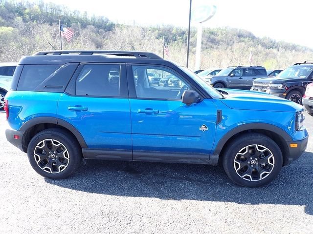 Certified 2025 Ford Bronco Sport Outer Banks w/ Outer Banks Tech Package+ AWD/4WD image 9