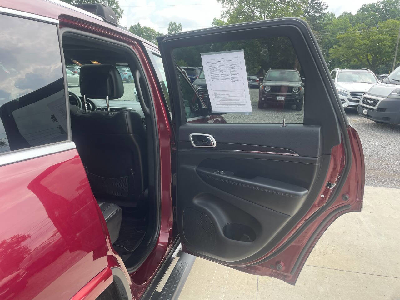 Used 2018 Jeep Grand Cherokee Limited image 18