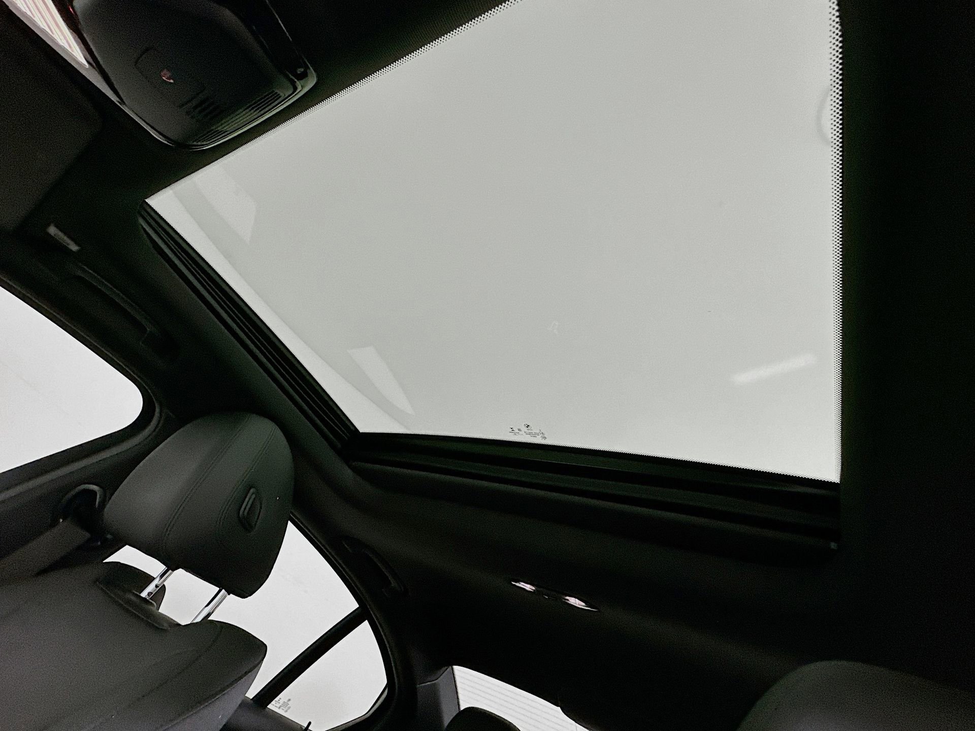 Used 2020 BMW 330i xDrive Sedan AWD/4WD image 23