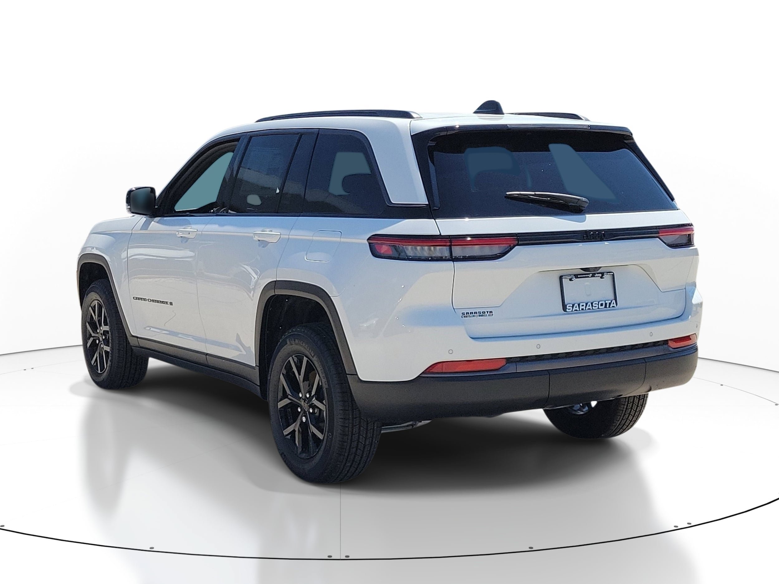 New 2026 Jeep Grand Cherokee Altitude RWD image 4