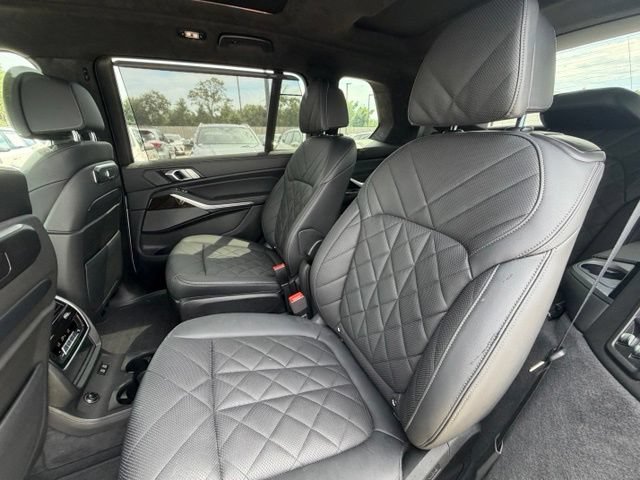 Used 2024 BMW X7 xDrive40i w/ M Sport Package AWD/4WD image 29