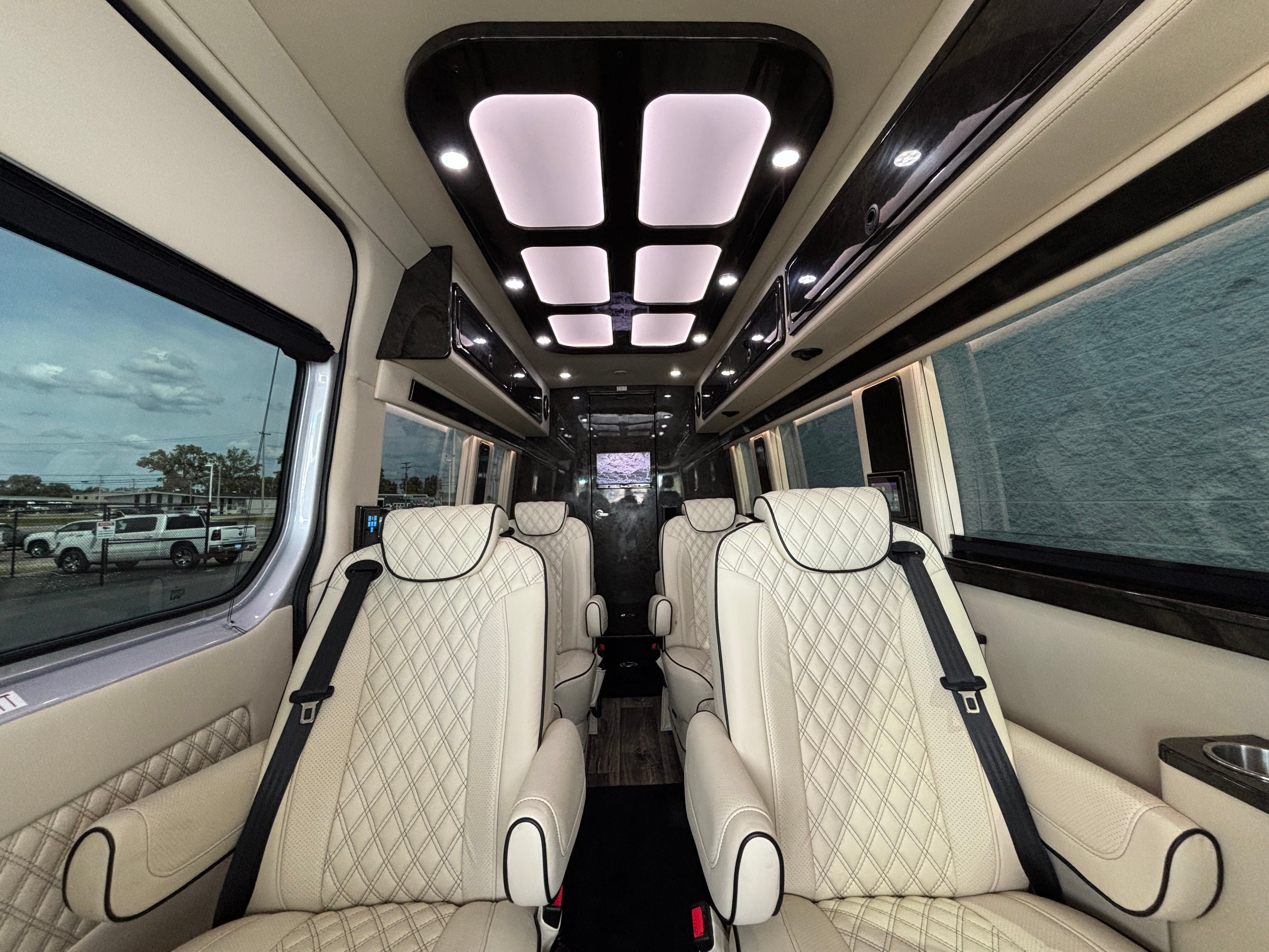 Used 2020 Mercedes-Benz Sprinter 3500 image 4