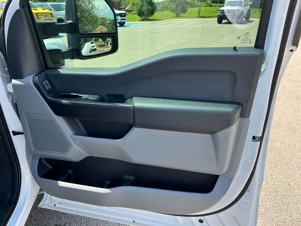 New 2026 Ford F250 XL w/ XL Off-Road Package AWD/4WD image 9