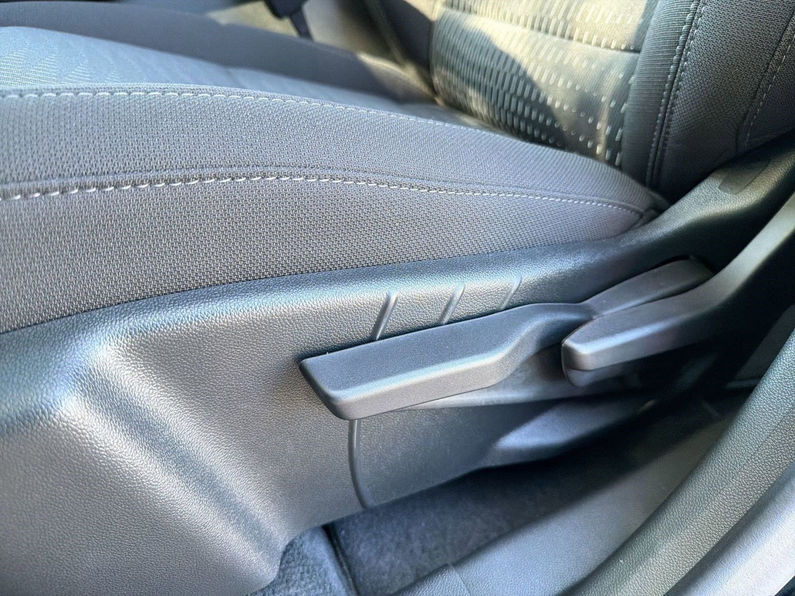 New 2026 Chevrolet Equinox LT w/ Safety and Technology Package FWD image 13