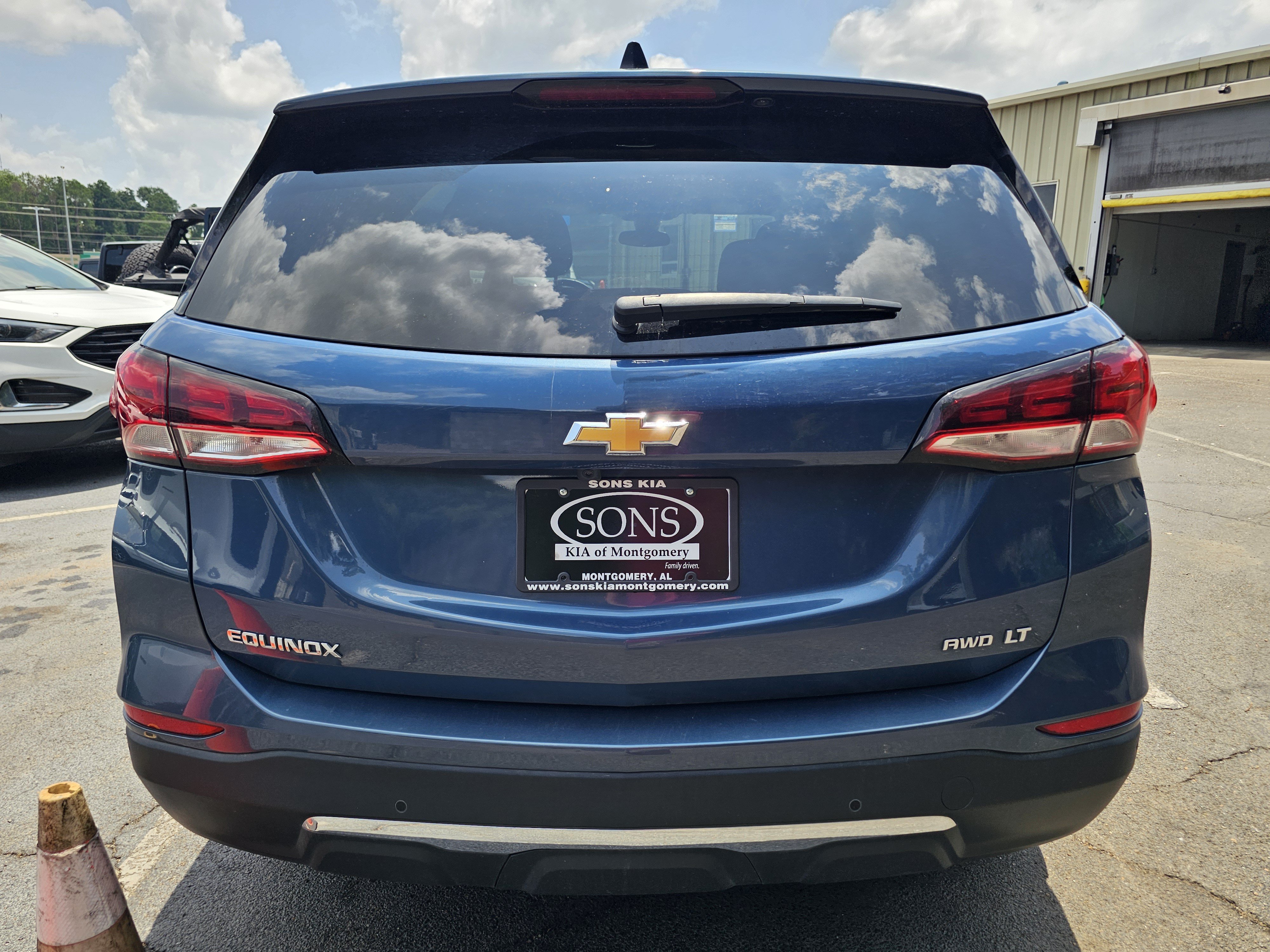 Used 2024 Chevrolet Equinox LT AWD/4WD image 10