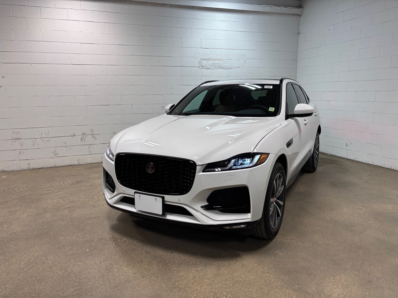 Used 2022 Jaguar F-PACE S AWD/4WD image 2