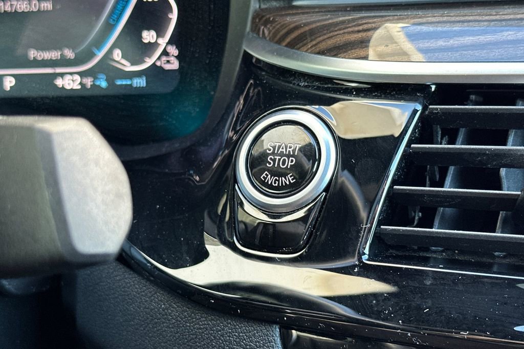 Used 2023 BMW 530e w/ M Sport Package image 25